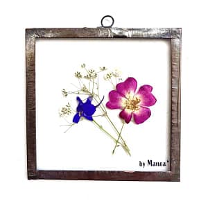 Hanglijstje 10 x 10 met gipskruid, ridderspoor en roosje